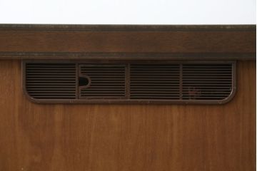 中古　美品　maruni(マルニ木工)　地中海ロイヤルシリーズ(ROYAL)　クラシカルな雰囲気を醸し出すサイドボード(キャビネット、収納棚、戸棚、飾り棚)(定価約54万円)(R-080679)