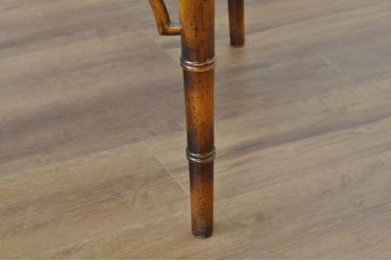 中古　スペイン　バロッサバレンティ(VARO,S.A. VALENTI)　クッション付き　籐(ラタン)張り　オリエンタルな雰囲気が高級感を感じるアームチェア(ダイニングチェア)(定価約14万円)(R-080680)