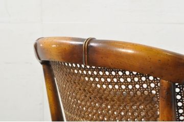 中古　スペイン　バロッサバレンティ(VARO,S.A. VALENTI)　クッション付き　籐(ラタン)張り　オリエンタルな雰囲気が高級感を感じるアームチェア(ダイニングチェア)(定価約14万円)(R-080680)