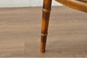 中古　スペイン　バロッサバレンティ(VARO,S.A. VALENTI)　クッション付き　籐(ラタン)張り　オリエンタルな雰囲気が高級感を感じるアームチェア(ダイニングチェア)(定価約14万円)(R-080680)