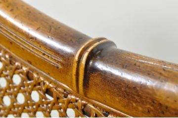 中古　スペイン　バロッサバレンティ(VARO,S.A. VALENTI)　クッション付き　籐(ラタン)張り　オリエンタルな雰囲気が高級感を感じるアームチェア(ダイニングチェア)(定価約14万円)(R-080680)
