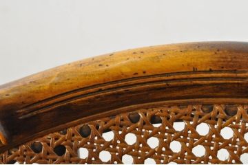 中古　スペイン　バロッサバレンティ(VARO,S.A. VALENTI)　クッション付き　籐(ラタン)張り　オリエンタルな雰囲気が高級感を感じるアームチェア(ダイニングチェア)(定価約14万円)(R-080680)