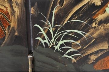 ビンテージ家具　美品　漆工芸品　四曲一隻　牡丹　松　鷹　漆絵が素晴らしい!裏表で異なる絵柄が楽しめる屏風(衝立て、衝い立て、衝立、パーテーション、仕切り、ヴィンテージ)(R-080686)
