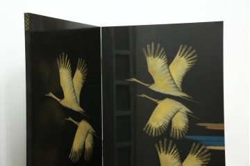 和風ビンテージ　輪島塗り　漆絵　迫力のある鶴の絵柄が目を惹く折り畳み衝立(衝立て、つい立て、衝い立て、パーテーション、仕切り、ヴィンテージ)(定価約180万円)(R-080688)