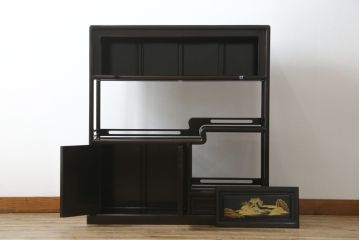 和製ビンテージ　美品　最高級　国産職人手作り　黒檀(コクタン)材　漆塗りの品のある佇まいが美しい蒔絵入り飾り棚(茶棚、戸棚、収納棚、違い棚、ヴィンテージ)(定価約150万円)(R-080689)