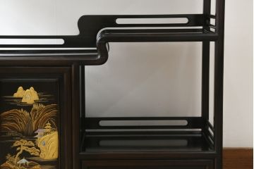 和製ビンテージ　美品　最高級　国産職人手作り　黒檀(コクタン)材　漆塗りの品のある佇まいが美しい蒔絵入り飾り棚(茶棚、戸棚、収納棚、違い棚、ヴィンテージ)(定価約150万円)(R-080689)