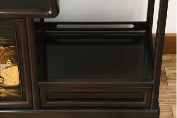 和製ビンテージ　美品　最高級　国産職人手作り　黒檀(コクタン)材　漆塗りの品のある佇まいが美しい蒔絵入り飾り棚(茶棚、戸棚、収納棚、違い棚、ヴィンテージ)(定価約150万円)(R-080689)