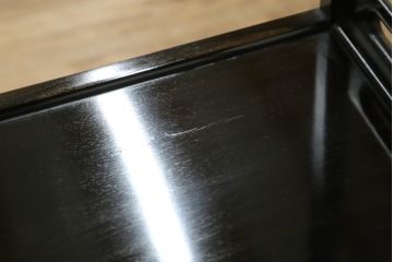 和製ビンテージ　美品　最高級　国産職人手作り　黒檀(コクタン)材　漆塗りの品のある佇まいが美しい蒔絵入り飾り棚(茶棚、戸棚、収納棚、違い棚、ヴィンテージ)(定価約150万円)(R-080689)