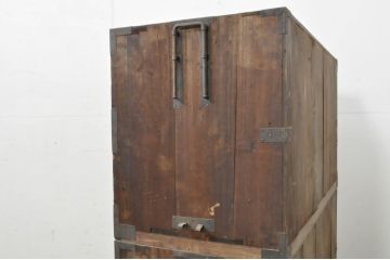 和製アンティーク　明治期　前面桐(キリ)材　味わい深い風合いの二段重ね関東衣装箪笥(和たんす、時代箪笥、収納タンス、整理箪笥、引き出し、バラ売り可能)(R-080694)