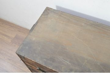 和製アンティーク　明治期　前面桐(キリ)材　味わい深い風合いの関東衣装箪笥ローチェスト(ローボード、和たんす、時代箪笥、収納タンス、整理箪笥、引き出し、テレビボード、テレビ台、TVボード、TV台)(R-080695)