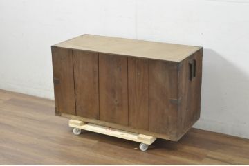 和製アンティーク　明治期　前面桐(キリ)材　味わい深い風合いの関東衣装箪笥ローボード(ローチェスト、和たんす、時代箪笥、収納タンス、整理箪笥、引き出し、テレビボード、テレビ台、TVボード、TV台)(R-080696)