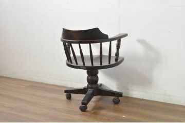 和製ビンテージ　希少　絶版品　北海道民芸家具　細部までこだわりが感じられるキャスター付き回転デスクチェア(キャプテンチェア、板座チェア、回転チェア、キャスターチェア、椅子、イス、ヴィンテージ、高さ調整可能)(R-080697)