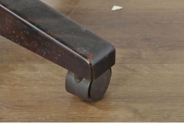 和製ビンテージ　希少　絶版品　北海道民芸家具　細部までこだわりが感じられるキャスター付き回転デスクチェア(キャプテンチェア、板座チェア、回転チェア、キャスターチェア、椅子、イス、ヴィンテージ、高さ調整可能)(R-080697)