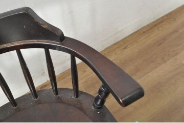 和製ビンテージ　希少　絶版品　北海道民芸家具　細部までこだわりが感じられるキャスター付き回転デスクチェア(キャプテンチェア、板座チェア、回転チェア、キャスターチェア、椅子、イス、ヴィンテージ、高さ調整可能)(R-080698)