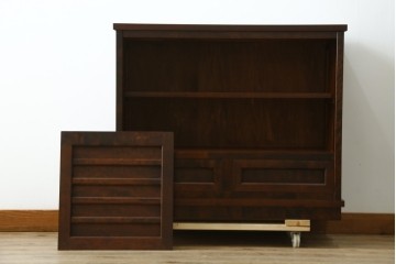 中古　北海道民芸家具　落ち着きのある色合いが素敵な戸棚　(R-080700)