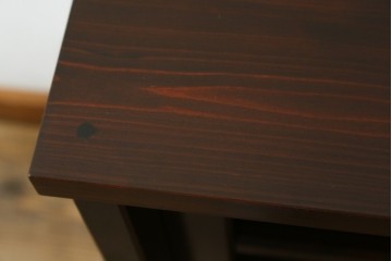 中古　北海道民芸家具　落ち着きのある色合いが素敵な戸棚　(R-080700)