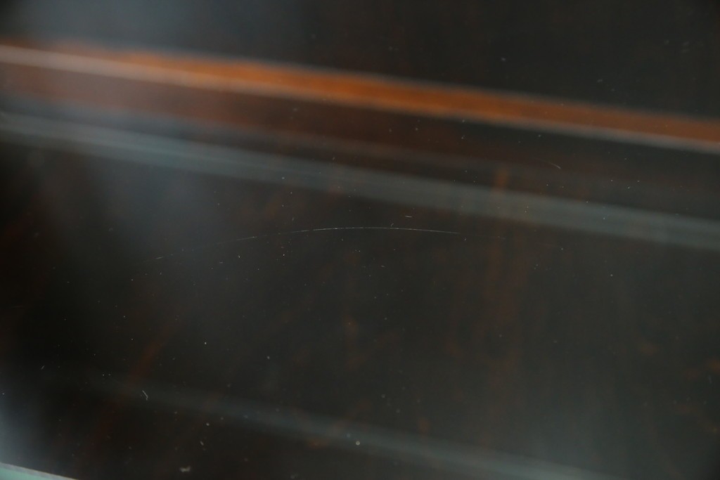 中古　希少な廃番品　北海道民芸家具　クラシカルな雰囲気の小振りなキャビネット(収納棚、戸棚、サイドキャビネット、飾り棚、陳列棚、店舗什器)(R-080701)