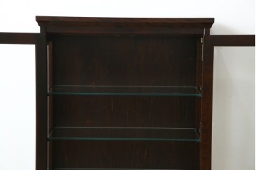 中古　希少な廃番品　北海道民芸家具　クラシカルな雰囲気の小振りなキャビネット(収納棚、戸棚、サイドキャビネット、飾り棚、陳列棚、店舗什器)(R-080701)