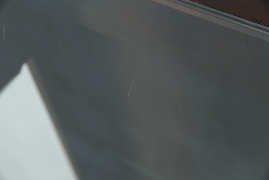 中古　希少な廃番品　北海道民芸家具　クラシカルな雰囲気の小振りなキャビネット(収納棚、戸棚、サイドキャビネット、飾り棚、陳列棚、店舗什器)(R-080701)