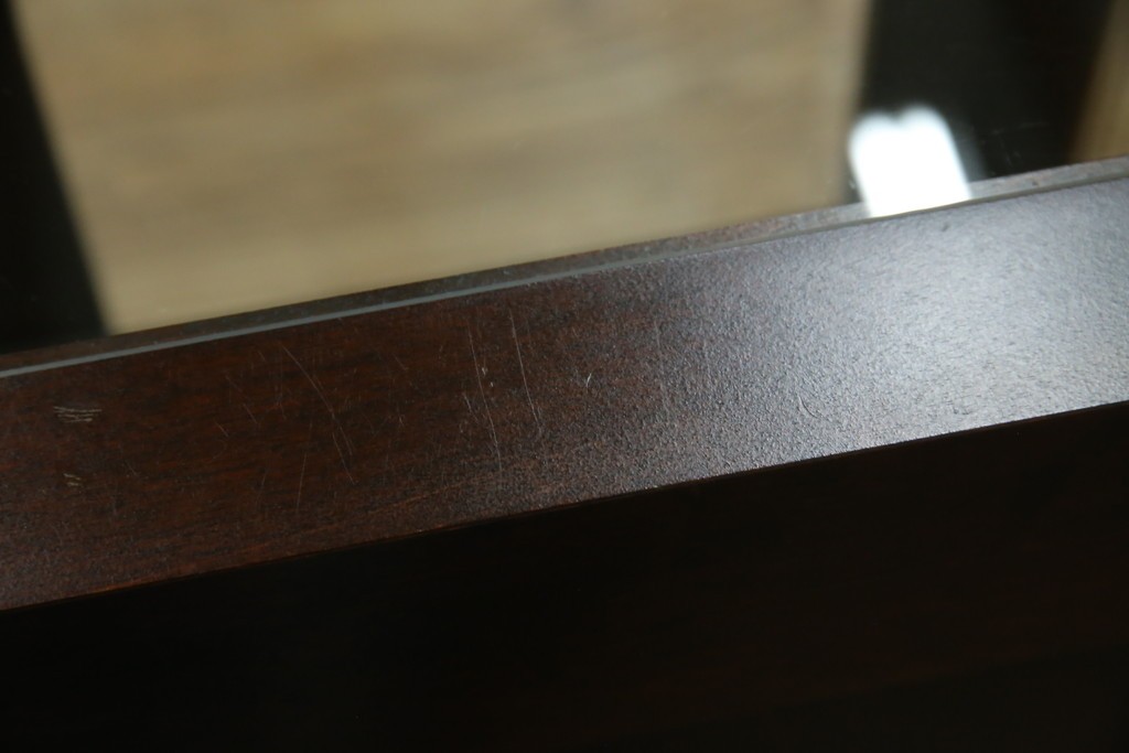 中古　希少な廃番品　北海道民芸家具　クラシカルな雰囲気の小振りなキャビネット(収納棚、戸棚、サイドキャビネット、飾り棚、陳列棚、店舗什器)(R-080701)