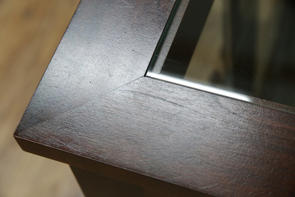 中古　希少な廃番品　北海道民芸家具　クラシカルな雰囲気の小振りなキャビネット(収納棚、戸棚、サイドキャビネット、飾り棚、陳列棚、店舗什器)(R-080701)