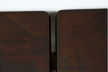 中古　北海道民芸家具　落ち着きのある空間づくりにおすすめのスツール2脚セット(花台、板座、飾り台、ディスプレイ台、バラ売り可能)(R-080702)