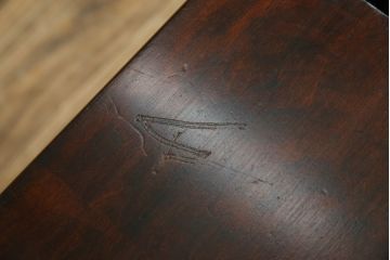 中古　北海道民芸家具　落ち着きのある空間づくりにおすすめのスツール2脚セット(花台、板座、飾り台、ディスプレイ台、バラ売り可能)(R-080702)