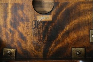 中古　北海道民芸家具　落ち着きのある空間づくりにおすすめのスツール2脚セット(花台、板座、飾り台、ディスプレイ台、バラ売り可能)(R-080702)