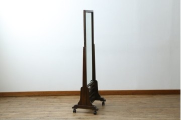 和製ヴィンテージ　北海道民芸家具　シックな色合いが上品な印象のキャスター付きスタンドミラー　(R-080706)