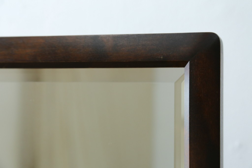 和製ヴィンテージ　北海道民芸家具　シックな色合いが上品な印象のキャスター付きスタンドミラー　(R-080706)