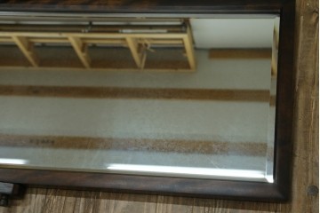 和製ヴィンテージ　北海道民芸家具　シックな色合いが上品な印象のキャスター付きスタンドミラー　(R-080706)