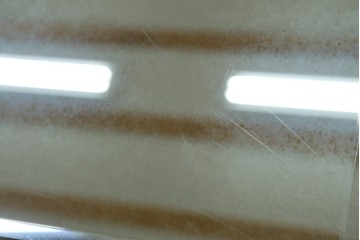 和製ヴィンテージ　北海道民芸家具　シックな色合いが上品な印象のキャスター付きスタンドミラー　(R-080706)