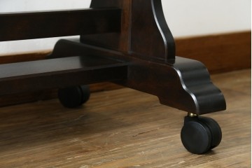 和製ヴィンテージ　北海道民芸家具　シックな色合いが上品な印象のキャスター付きスタンドミラー　(R-080706)