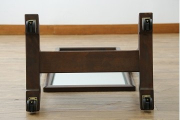 和製ヴィンテージ　北海道民芸家具　シックな色合いが上品な印象のキャスター付きスタンドミラー　(R-080706)