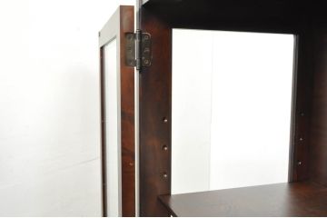 中古　美品　北海道民芸家具　和洋どちらのお部屋にも馴染む三面ガラスキャビネット(本箱、書棚、収納棚、戸棚、キャビネット、飾り棚、ブックケース、店舗什器)(R-080718)