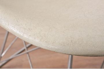 アメリカビンテージ　Hermanmiller(ハーマンミラー社)　Charles & Ray Eames(チャールズ&レイ・イームズ)　シンプルで洗練されたフォルムがおしゃれなファイバーグラスサイドシェルチェア(ダイニングチェア、椅子、イス、ヴィンテージ)(R-080720)