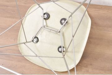 アメリカビンテージ　Hermanmiller(ハーマンミラー社)　Charles & Ray Eames(チャールズ&レイ・イームズ)　シンプルで洗練されたフォルムがおしゃれなファイバーグラスサイドシェルチェア(ダイニングチェア、椅子、イス、ヴィンテージ)(R-080720)