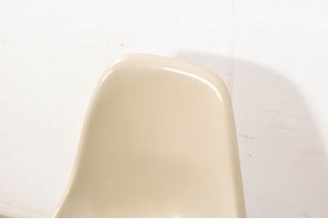 アメリカビンテージ　Hermanmiller(ハーマンミラー社)　Charles & Ray Eames(チャールズ&レイ・イームズ)　シンプルで洗練されたフォルムがおしゃれなファイバーグラスサイドシェルチェア(ダイニングチェア、椅子、イス、ヴィンテージ)(R-080721)