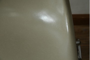 アメリカヴィンテージ　1959年から1989年　Hermanmiller(ハーマンミラー社)　Charles & Ray Eames(チャールズ&レイ・イームズ)　シンプルで洗練されたフォルムがおしゃれなファイバーグラスサイドシェルチェア　(R-080721)