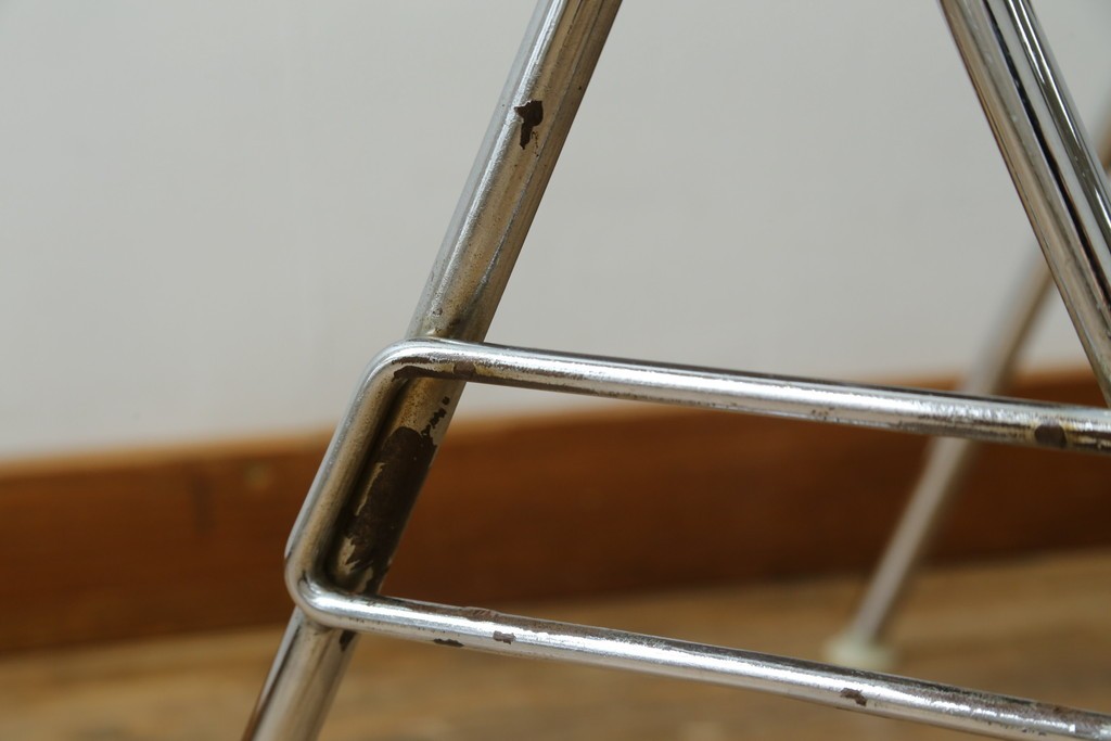 アメリカヴィンテージ　1959年から1989年　Hermanmiller(ハーマンミラー社)　Charles & Ray Eames(チャールズ&レイ・イームズ)　シンプルで洗練されたフォルムがおしゃれなファイバーグラスサイドシェルチェア　(R-080721)