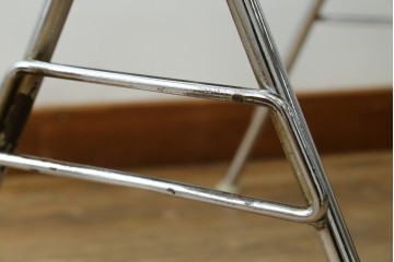 アメリカヴィンテージ　1959年から1989年　Hermanmiller(ハーマンミラー社)　Charles & Ray Eames(チャールズ&レイ・イームズ)　シンプルで洗練されたフォルムがおしゃれなファイバーグラスサイドシェルチェア　(R-080721)