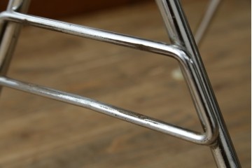 アメリカヴィンテージ　1959年から1989年　Hermanmiller(ハーマンミラー社)　Charles & Ray Eames(チャールズ&レイ・イームズ)　シンプルで洗練されたフォルムがおしゃれなファイバーグラスサイドシェルチェア　(R-080721)