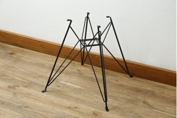 アメリカヴィンテージ　1959年から1989年　Hermanmiller(ハーマンミラー社)　Charles & Ray Eames(チャールズ&レイ・イームズ)　シンプルで洗練されたフォルムがおしゃれなファイバーグラスサイドシェルチェア　(R-080721)