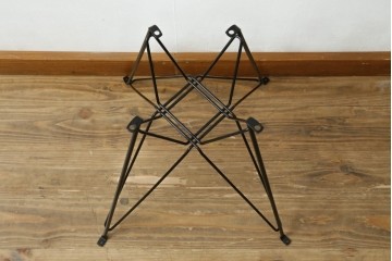 アメリカヴィンテージ　1959年から1989年　Hermanmiller(ハーマンミラー社)　Charles & Ray Eames(チャールズ&レイ・イームズ)　シンプルで洗練されたフォルムがおしゃれなファイバーグラスサイドシェルチェア　(R-080721)