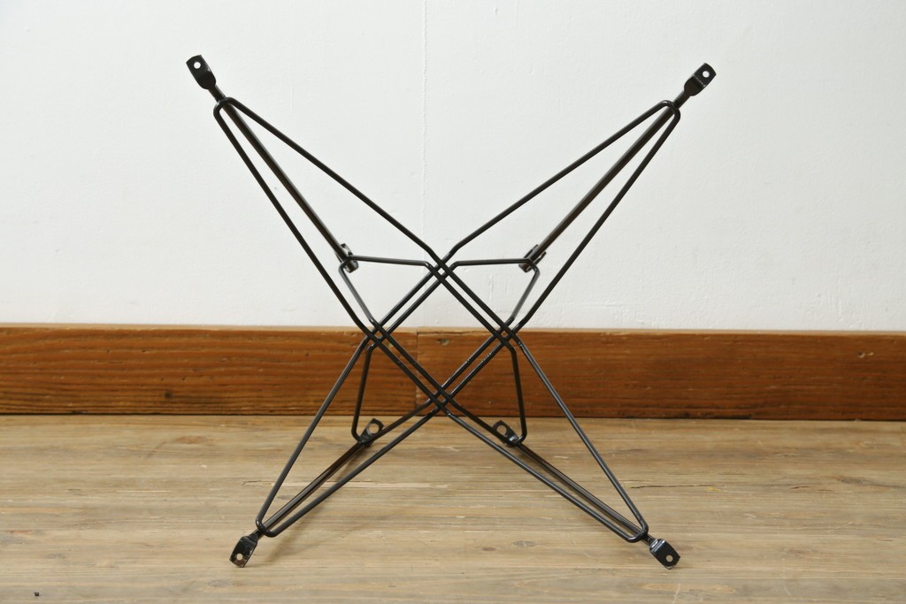 アメリカヴィンテージ　1959年から1989年　Hermanmiller(ハーマンミラー社)　Charles & Ray Eames(チャールズ&レイ・イームズ)　シンプルで洗練されたフォルムがおしゃれなファイバーグラスサイドシェルチェア　(R-080721)