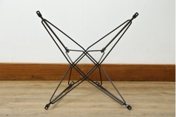 アメリカヴィンテージ　1959年から1989年　Hermanmiller(ハーマンミラー社)　Charles & Ray Eames(チャールズ&レイ・イームズ)　シンプルで洗練されたフォルムがおしゃれなファイバーグラスサイドシェルチェア　(R-080721)