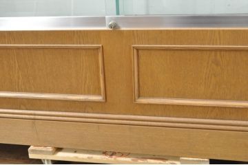 中古　特注品　タモ材　薄型　明るい木色がぬくもりを感じる鍵付きガラスケース(収納棚、陳列棚、ショーケース、戸棚、飾り棚、Gケース、店舗什器)(R-080725)