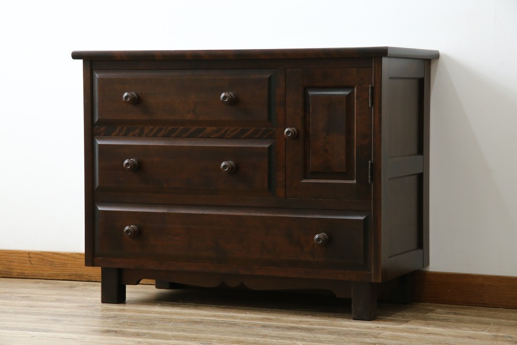 中古　北海道民芸家具　ドレッサーリメイク　洗練された佇まいが魅力のサイドボード　(R-080728)