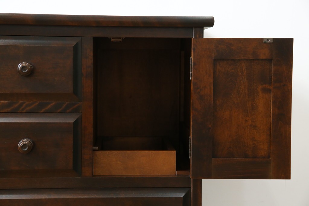 中古　北海道民芸家具　ドレッサーリメイク　洗練された佇まいが魅力のサイドボード　(R-080728)