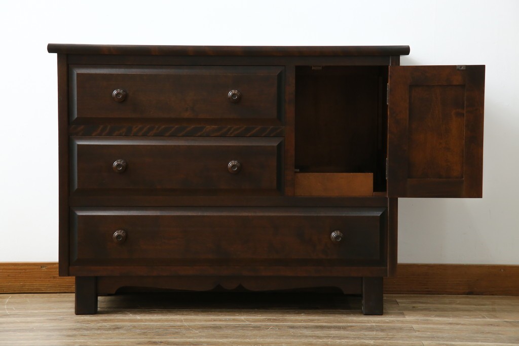 中古　北海道民芸家具　ドレッサーリメイク　洗練された佇まいが魅力のサイドボード　(R-080728)